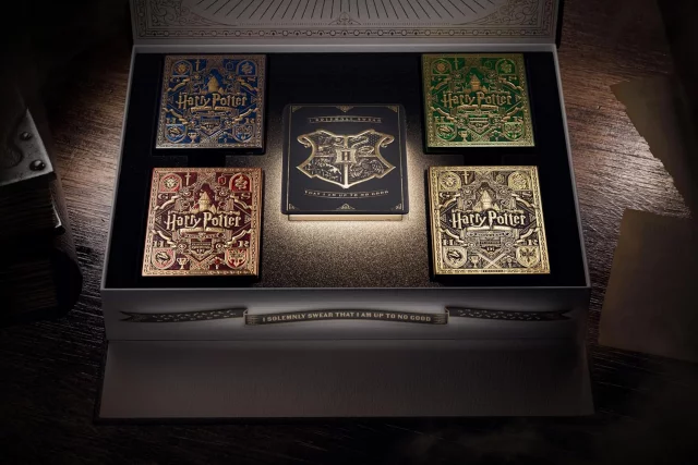 Hrací karty Lord of The Rings - Boxed Set (4 balíčky) dupl