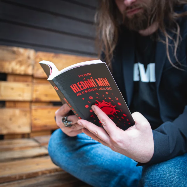 Kniha Hledání min: Jak si Microsoft začal hrát