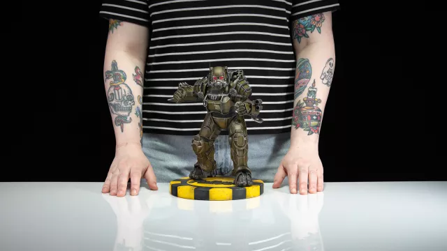Figúrka Fallout - NCR Power Armor (Dark Horse)