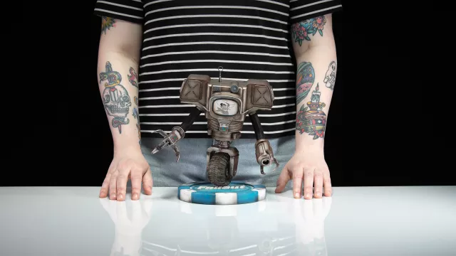 Figúrka Fallout - Victor the Securitron (Dark Horse)