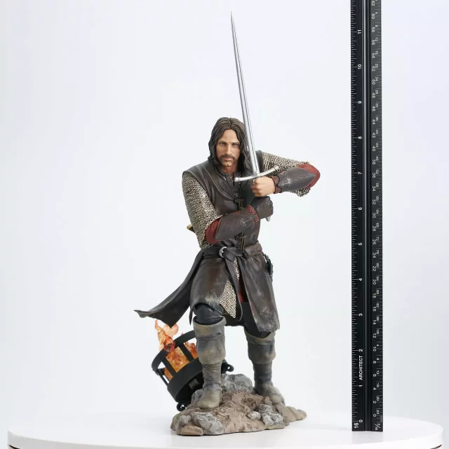 Figúrka Lord of the Rings - Aragorn Gallery Diorama (DiamondSelectToys)