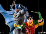 Soška Batman - Batman & Robin Deluxe Art Scale 1/10 (Iron Studios)