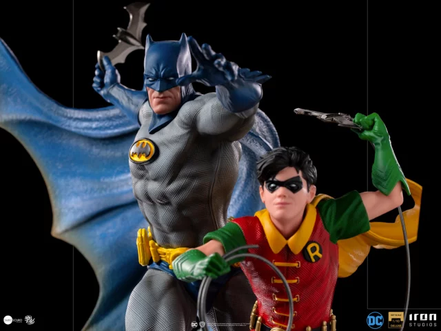 Soška Batman - Batman & Robin Deluxe Art Scale 1/10 (Iron Studios)
