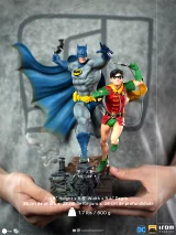 Soška Batman - Batman & Robin Deluxe Art Scale 1/10 (Iron Studios)