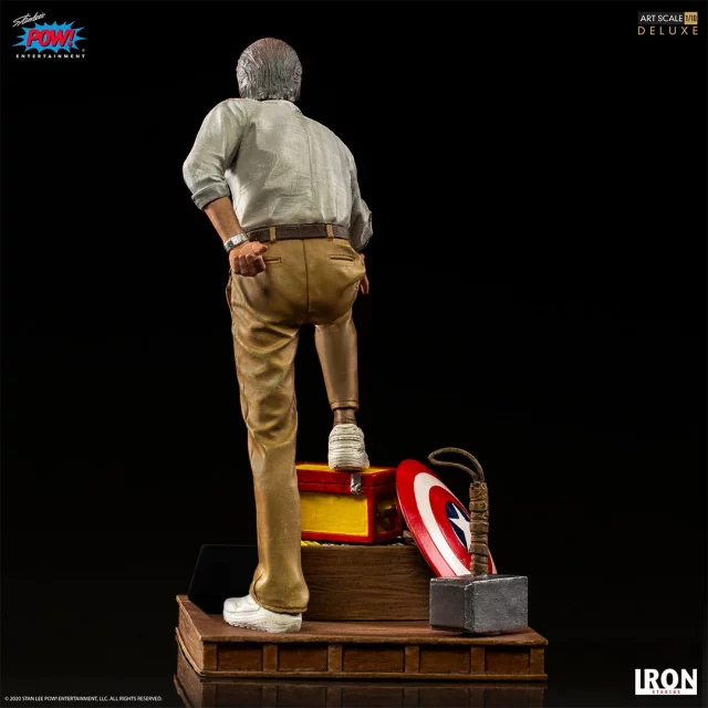 Soška Marvel - Stan Lee Deluxe Art Scale 1/10 (Iron Studios)