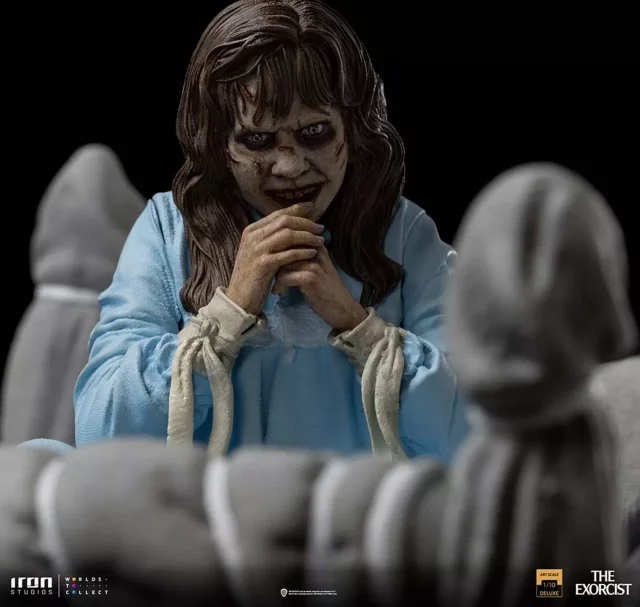 Soška The Exorcist - Possessed Regan McNeil Deluxe Art Scale 1/10 (Iron Studios)