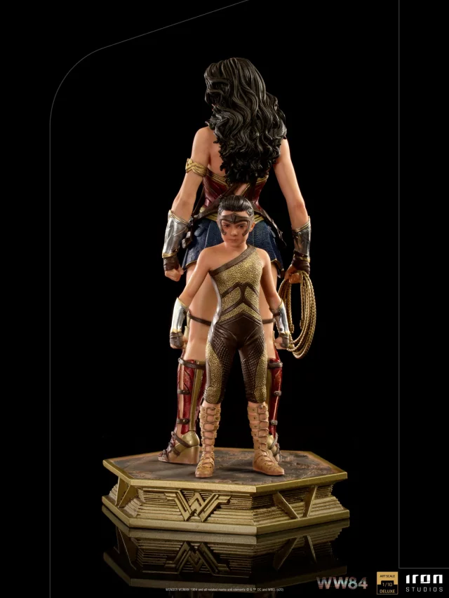 Soška Wonder Woman - Wonder Woman & Young Diana Deluxe Art Scale 1/10 (Iron Studios)