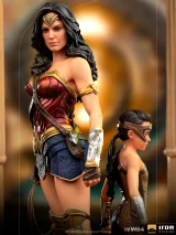 Soška Wonder Woman - Wonder Woman & Young Diana Deluxe Art Scale 1/10 (Iron Studios)