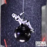 Vianočná ozdoba Star Wars- Stormtrooper Wrecking Ball (Nemesis Now)