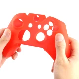 Silikónový obal pre Xbox One ovládač (červený) s dvoma návlekmi na páčky