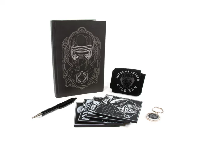 Darčekový set Star Wars - Kylo Ren (ponožky, pero, zápisník, kľúčenka, podtácky)