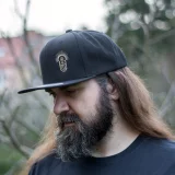 Šiltovka Kingdom Come: Deliverance II - Emblem Snapback