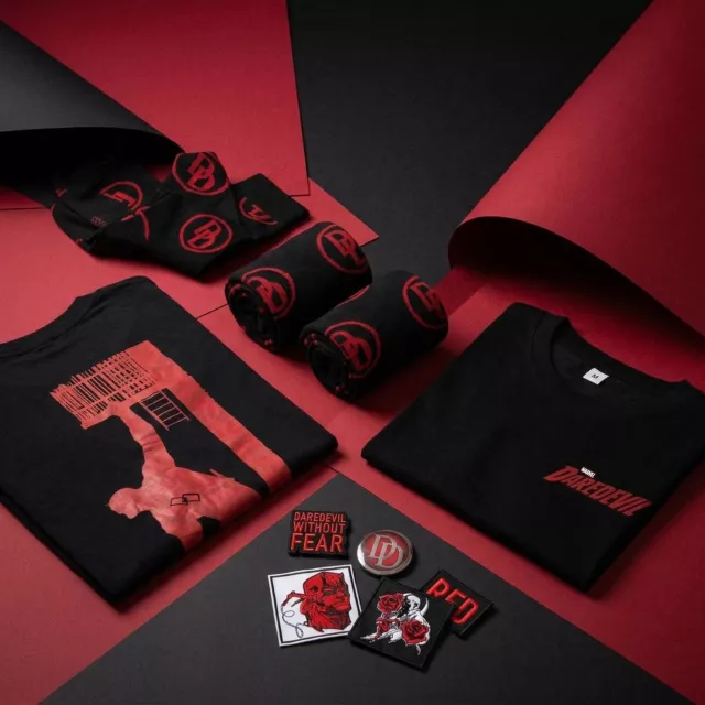 Darčeková sada Marvel - Daredevil (tričko, odznaky, nášivky, ponožky) (veľkosť XL) - Nášivka