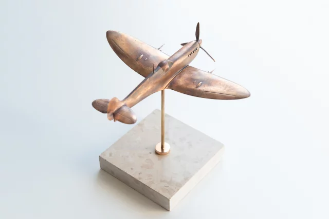 Bronzová soška lietadla - Supermarine Spitfire