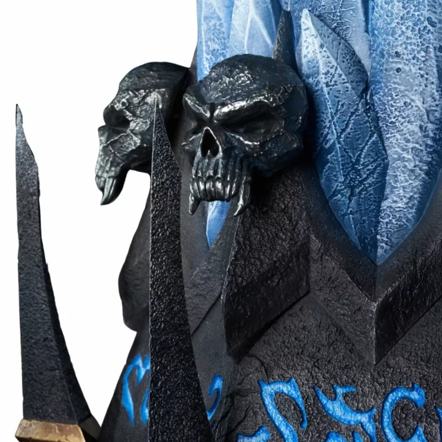 Replika World of Warcraft - Frostmourne Pedestal (stojan s LED osvětlením)