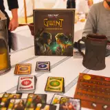 Výhodný set Kartová hra Zaklínač 3: Divoký Hon - Gwint CZ a Herná podložka Gwint - Geralt, Ciri - Stolová hra